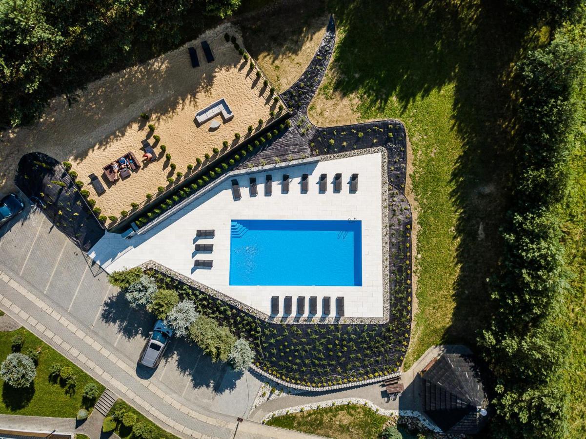 Mergen Bike & Ski Resort 涅兹卡城堡 外观 照片